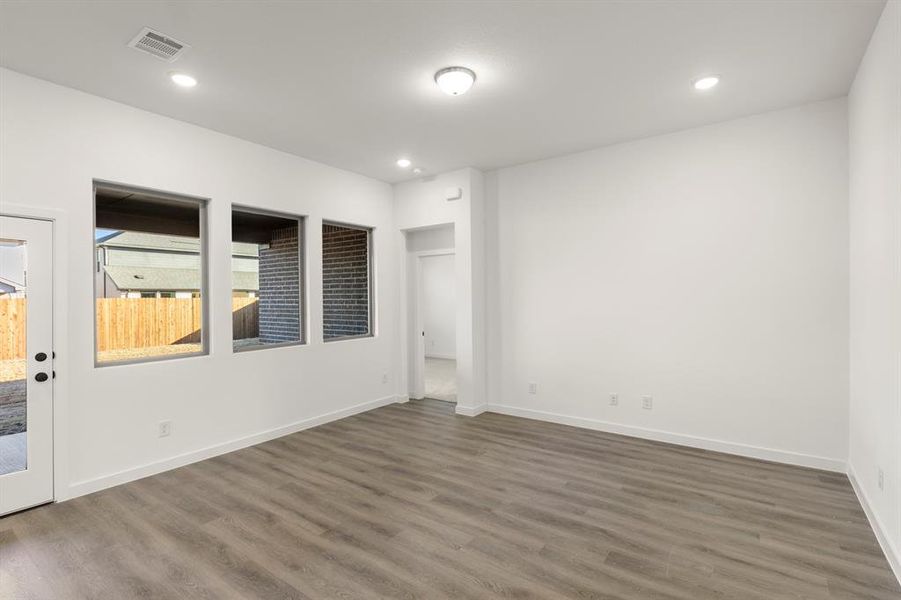 09. 1500 Eagle - Family