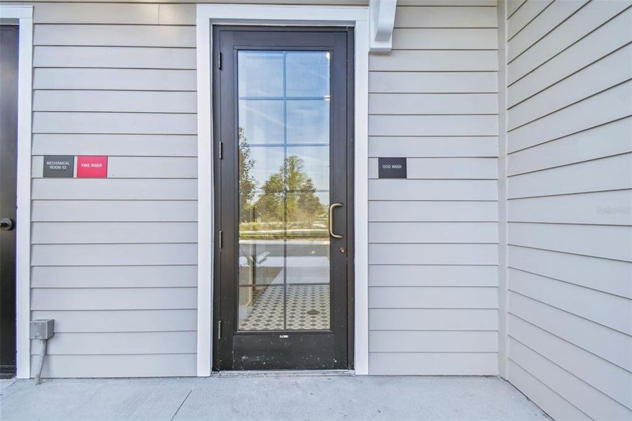 Exterior details and patio area of a home in , Land O' Lakes (Image 32).