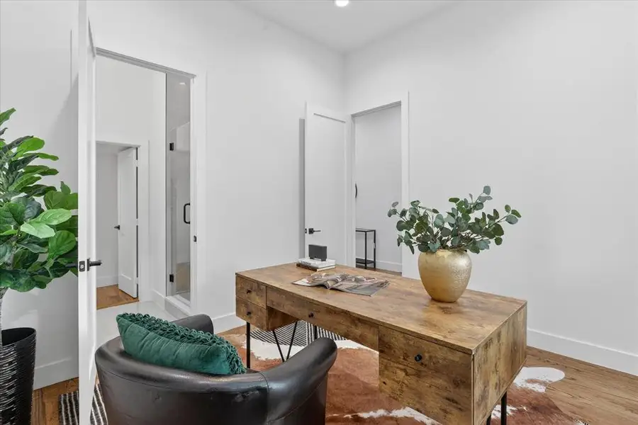 Furnished interior view inside a new home in , Dallas (Image 4).