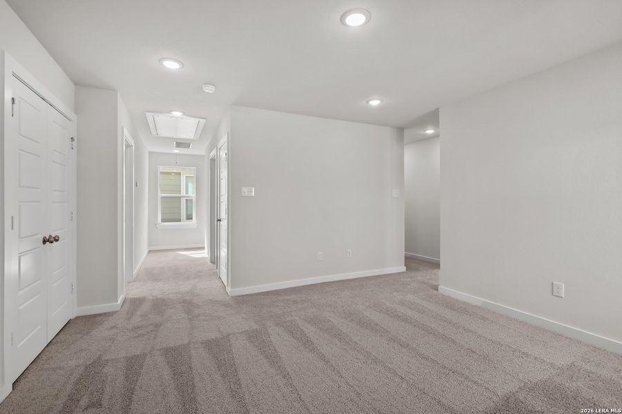 Spacious, unfurnished interior of a new home in Senna, Leon Valley (Image 22). Spacious, unfurnished interior of a new home in Senna, Leon Valley (Image 22).