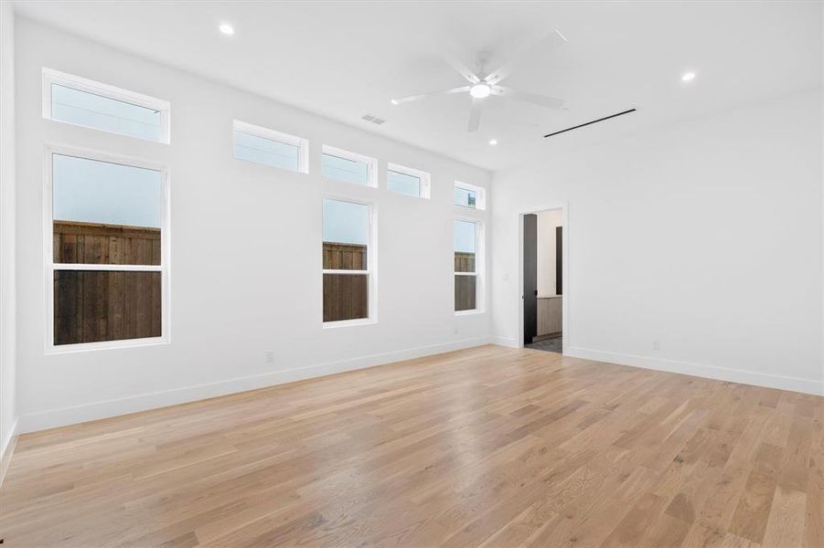 Spacious, unfurnished interior of a new home in , Dallas (Image 20). Spacious, unfurnished interior of a new home in , Dallas (Image 20).