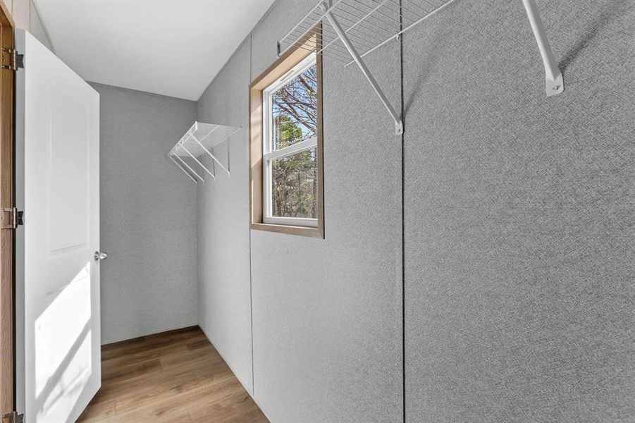 Spacious, unfurnished interior of a new home in , Aurora (Image 28).