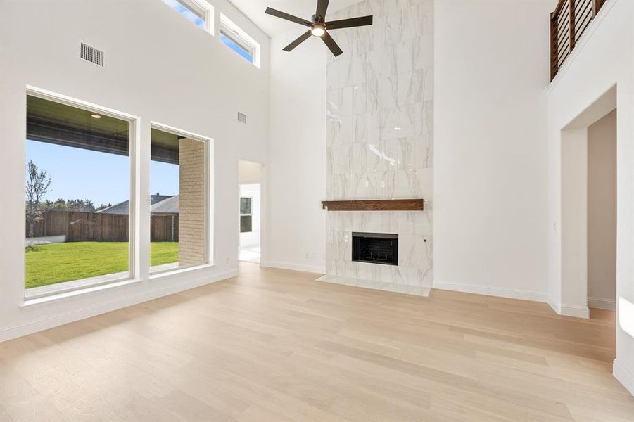 Spacious, unfurnished interior of a new home in Willow Wood Classic 60, McKinney (Image 16).