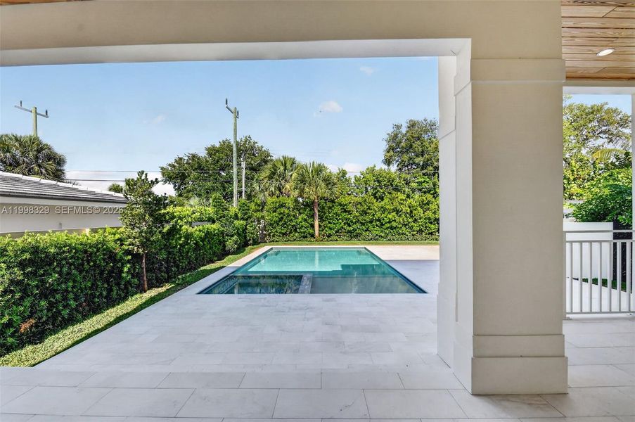 Exterior details and patio area of a home in , Lake Worth (Image 4).