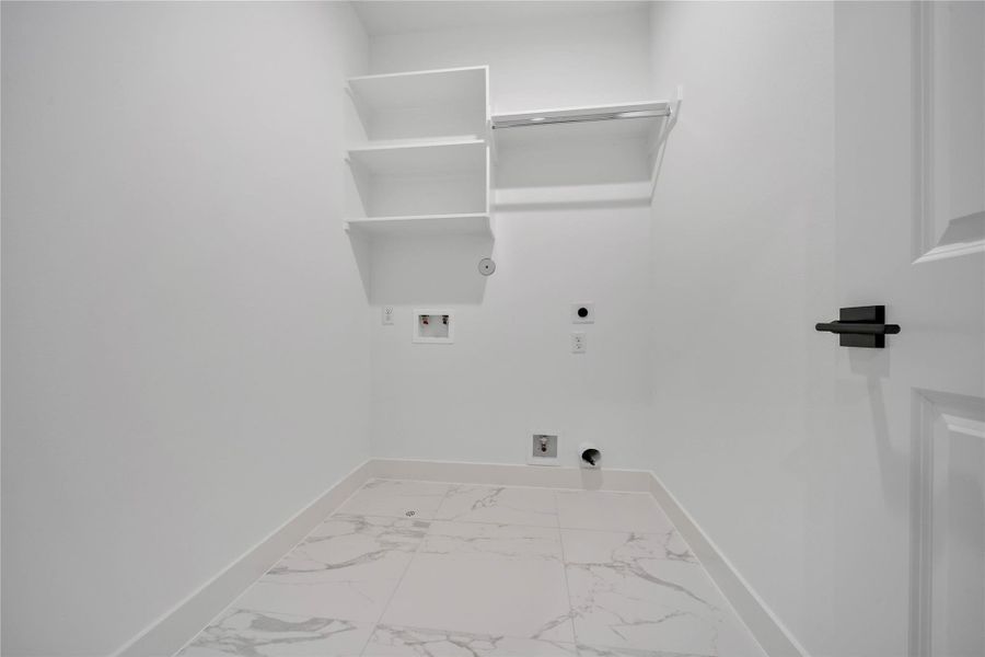 Spacious, unfurnished interior of a new home in , Houston (Image 31).