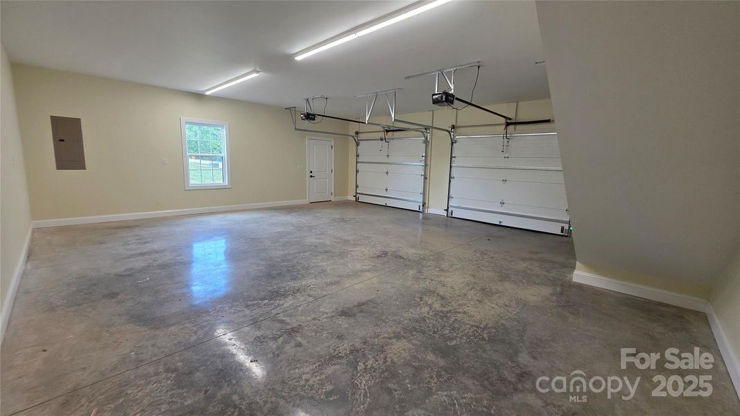 Spacious, unfurnished interior of a new home in , Morganton (Image 10).