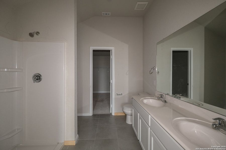 Furnished interior view inside a new home in Blue Ridge Ranch, San Antonio (Image 4). Furnished interior view inside a new home in Blue Ridge Ranch, San Antonio (Image 4).