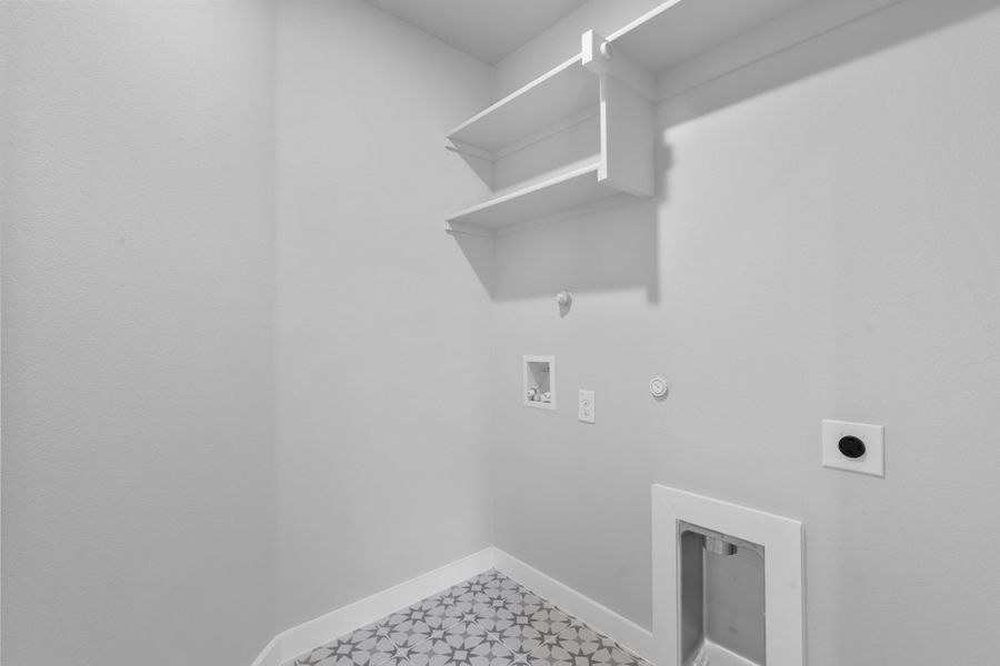 Representative unfurnished interior of a home built from the Sherwood by Cheldan Homes in Craftsmen's Corner, Cleburne (Image 26).