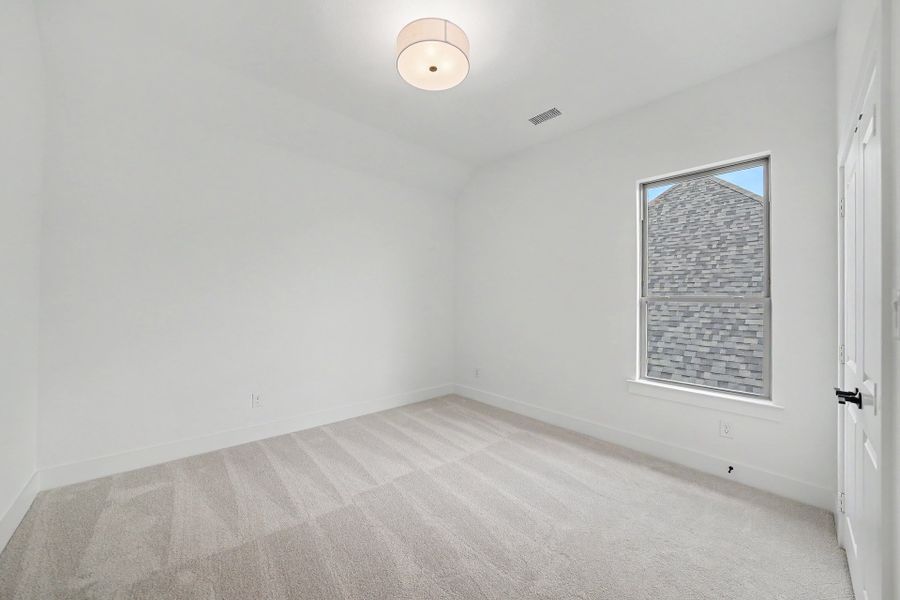 Spacious, unfurnished interior of a new home in Aster Park, McKinney (Image 34).