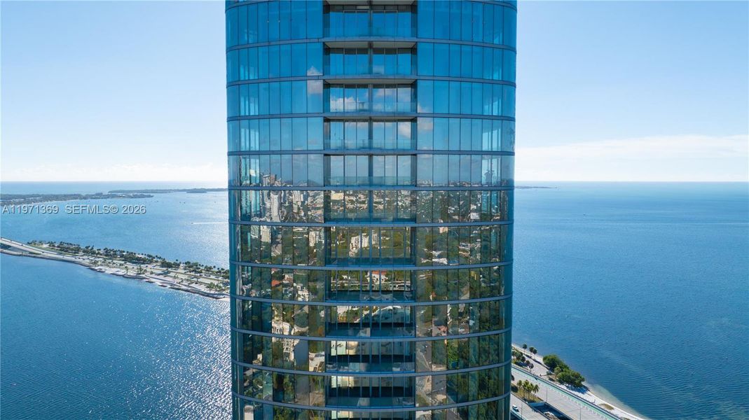 Condo located in Miami, FL showcasing its design and architecture (Image 4). Condo located in Miami, FL showcasing its design and architecture (Image 4).