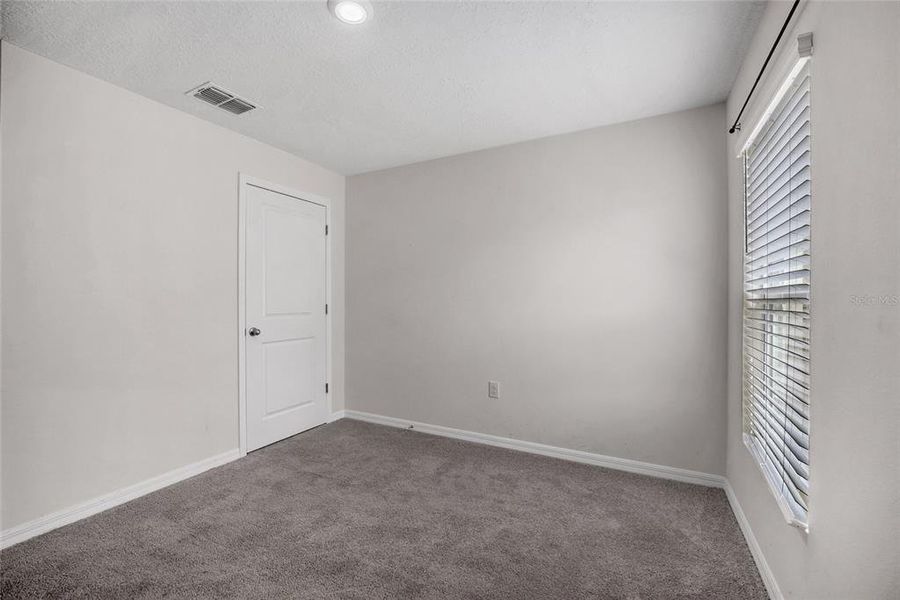 Spacious, unfurnished interior of a new home in , Ocala (Image 19).