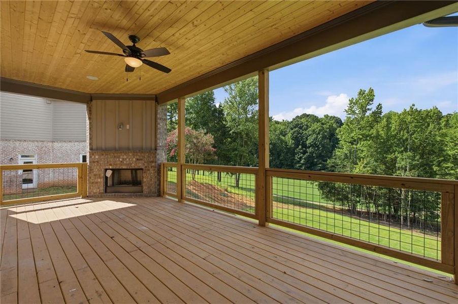 Exterior details and patio area of a home in , Jefferson (Image 3).