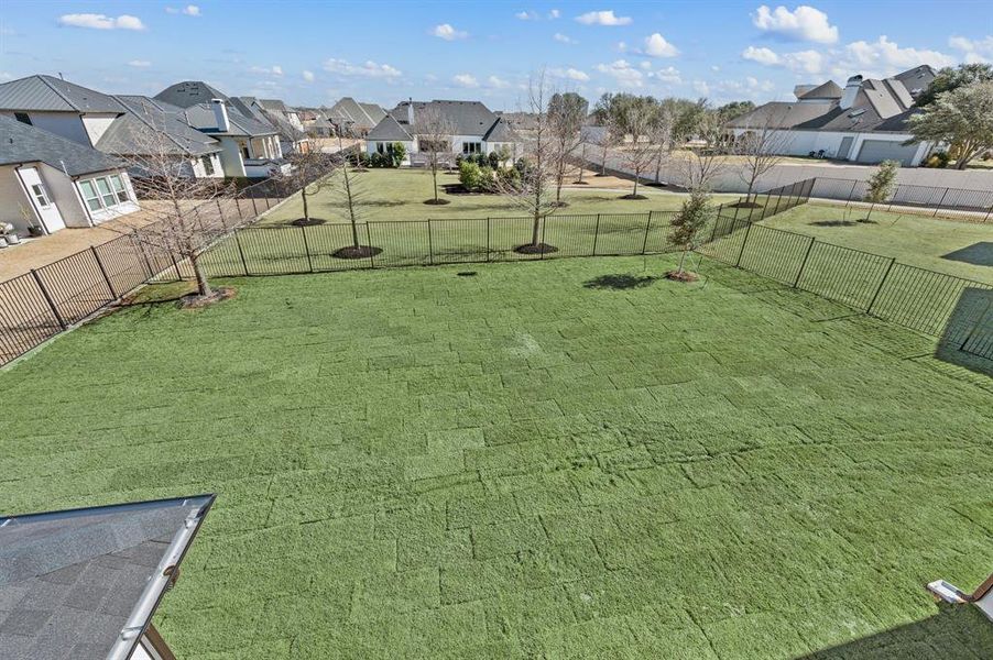 Exterior details and patio area of a home in Montclair, Prosper (Image 24).