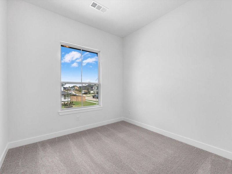 Spacious, unfurnished interior of a new home in Sienna, Missouri City (Image 19).