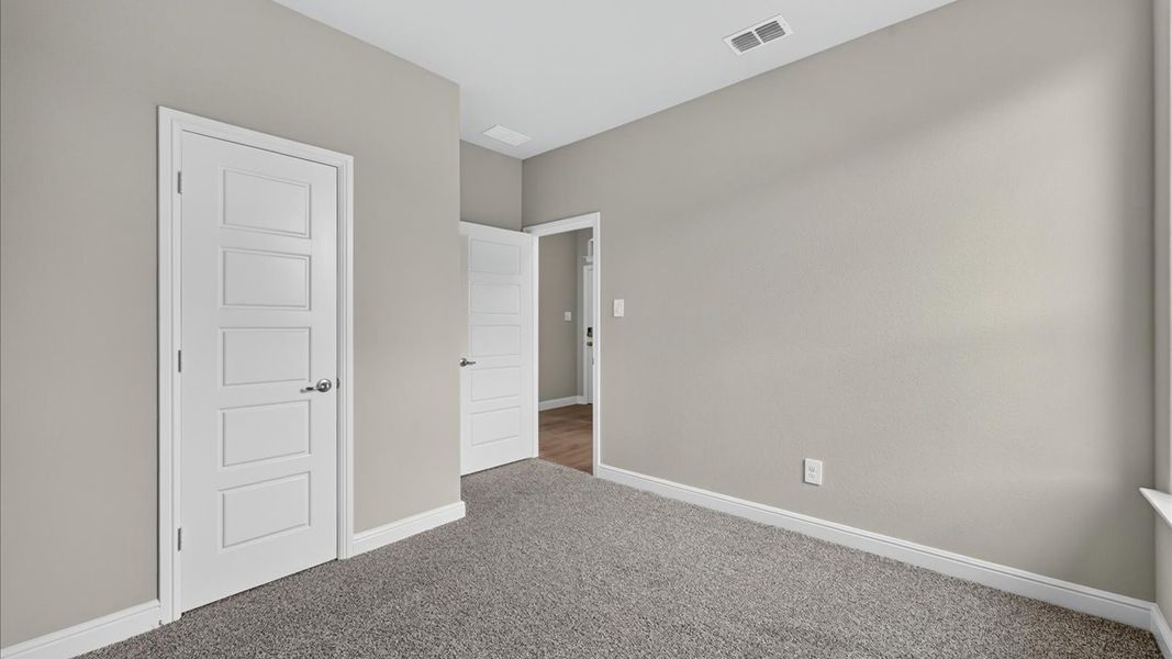 Spacious, unfurnished interior of a new home in Bluestem, Rhome (Image 21).