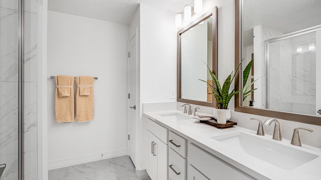 2411 Flagler Owners Bath 1of2 F3 Base2 2411 Flagler Owners Bath 1of2 F3 Base2