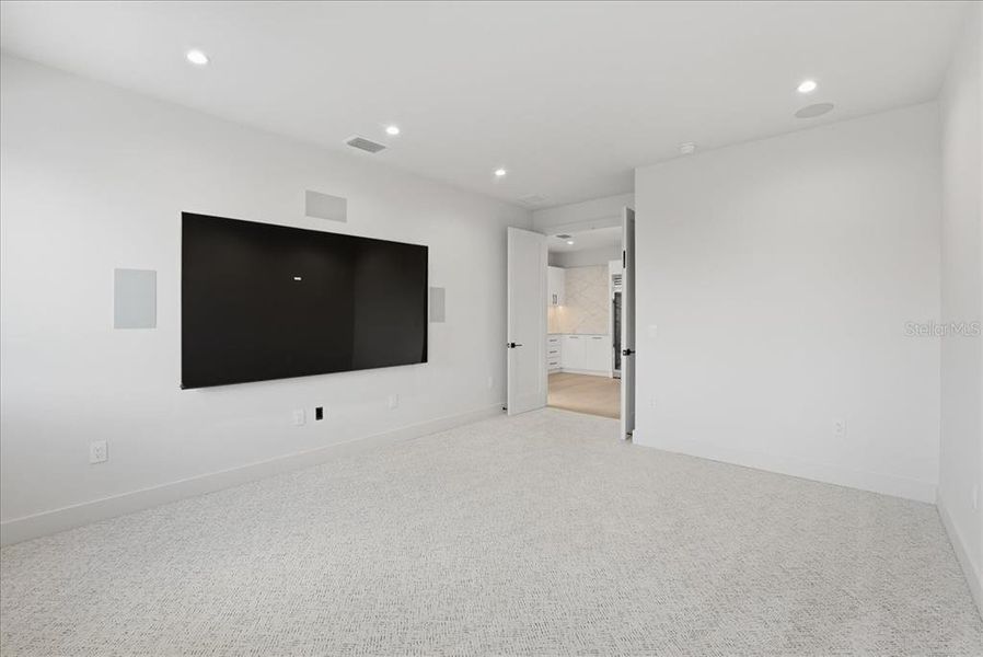 Spacious, unfurnished interior of a new home in , Orlando (Image 24).
