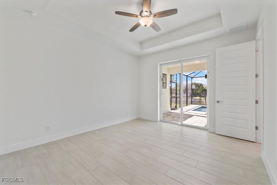 Spacious, unfurnished interior of a new home in Cape Coral, Cape Coral (Image 39).