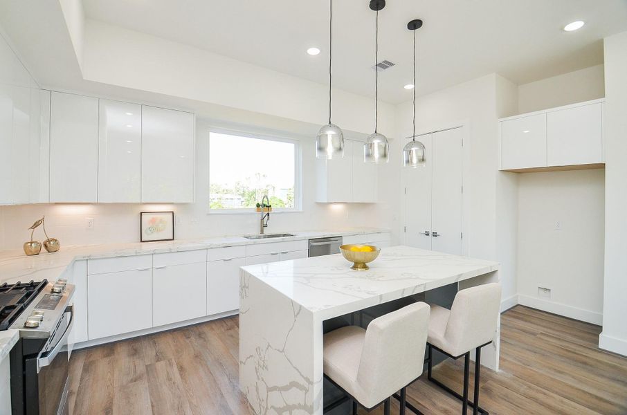 Kitchen (Sample photo from similar floor plan built by the builder)
