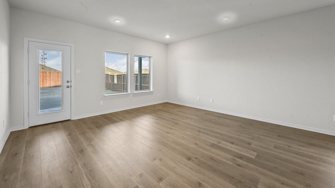 Representative unfurnished interior of a home built from the Perry by D.R. Horton in Bel Air Village, Sherman (Image 8).