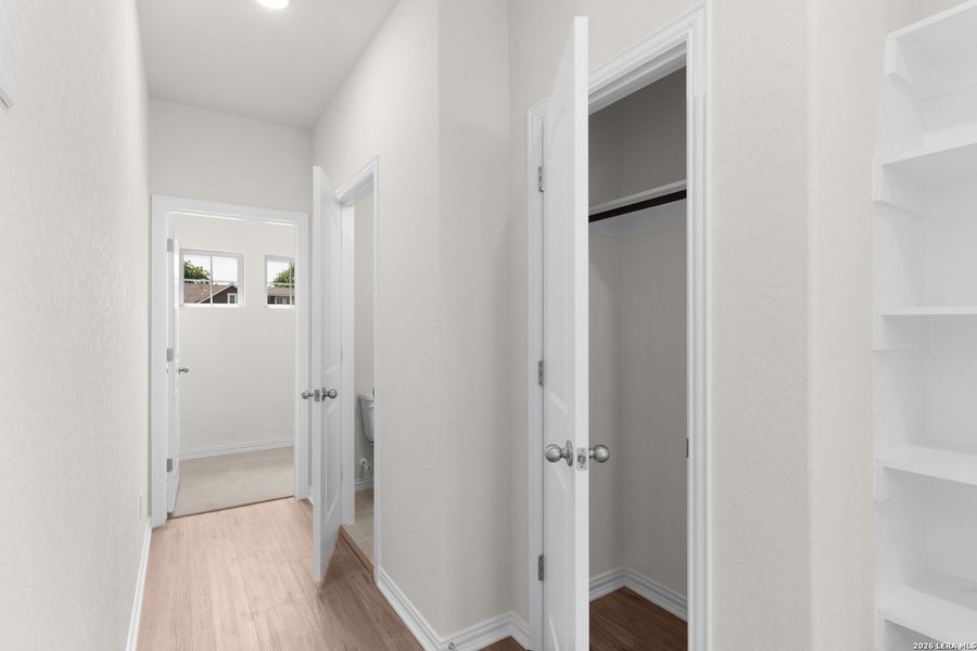 Spacious, unfurnished interior of a new home in Casinas at Gruene, New Braunfels (Image 9).