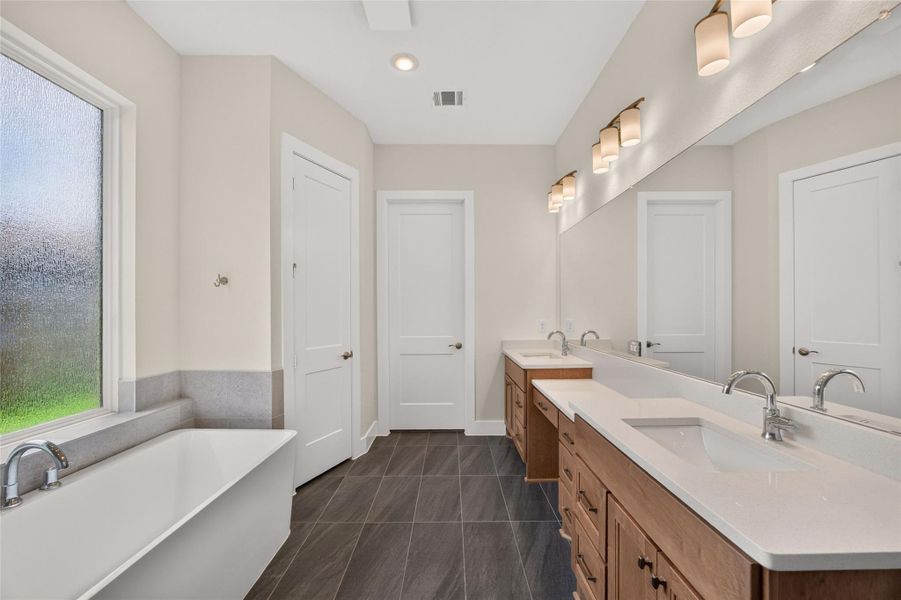 Furnished interior view inside a new home in Fulshear Lakes, Fulshear (Image 11).