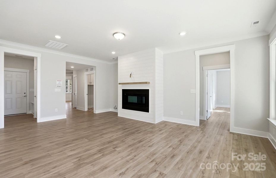 Spacious, unfurnished interior of a new home in Rone Creek, Waxhaw (Image 35).