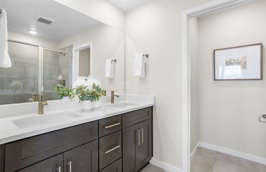Representative furnished interior of a home built from the Perry by Pulte Homes in Barefoot Village, Longmont (Image 10).