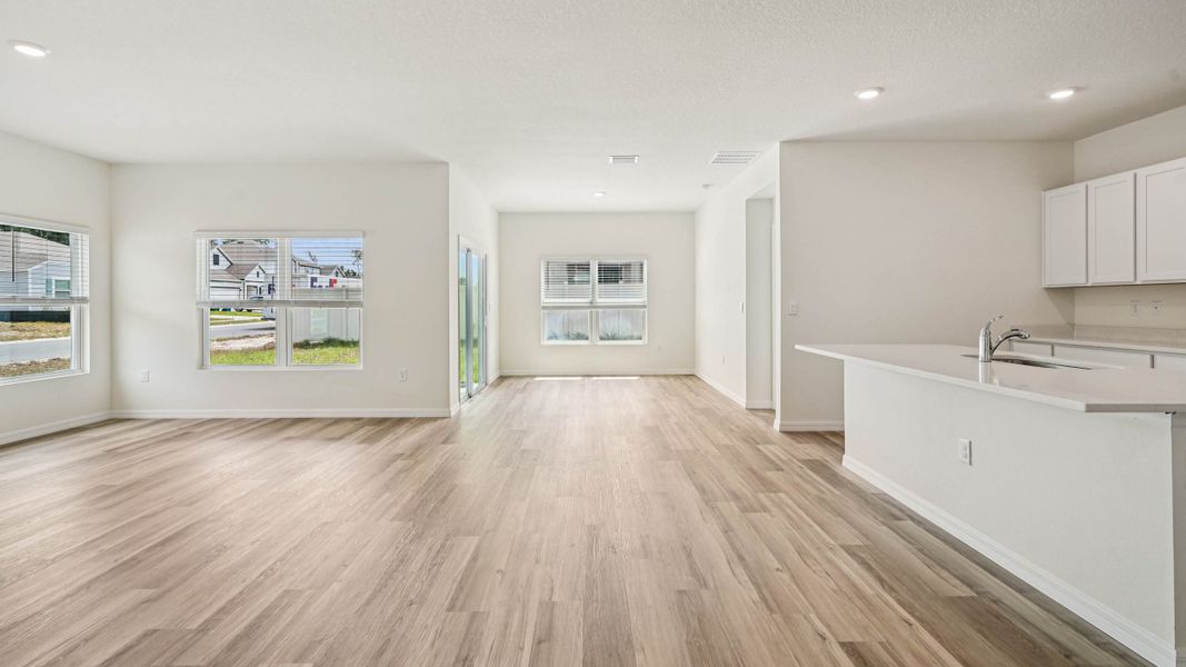Representative unfurnished interior of a home built from the Covington by D.R. Horton in Somerset Bay, Spring Hill (Image 23). Representative unfurnished interior of a home built from the Covington by D.R. Horton in Somerset Bay, Spring Hill (Image 23).