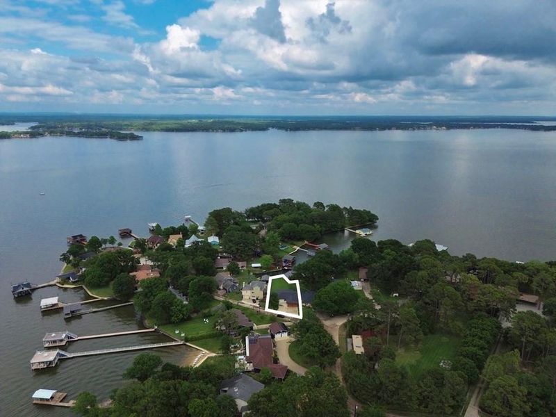 Image 16 of a home in .