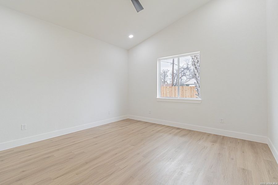 Spacious, unfurnished interior of a new home in , San Antonio (Image 20).