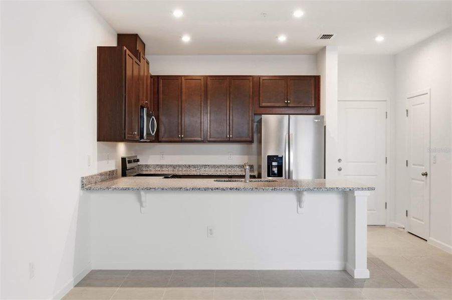 Furnished interior view inside a new home in , Orlando (Image 7).