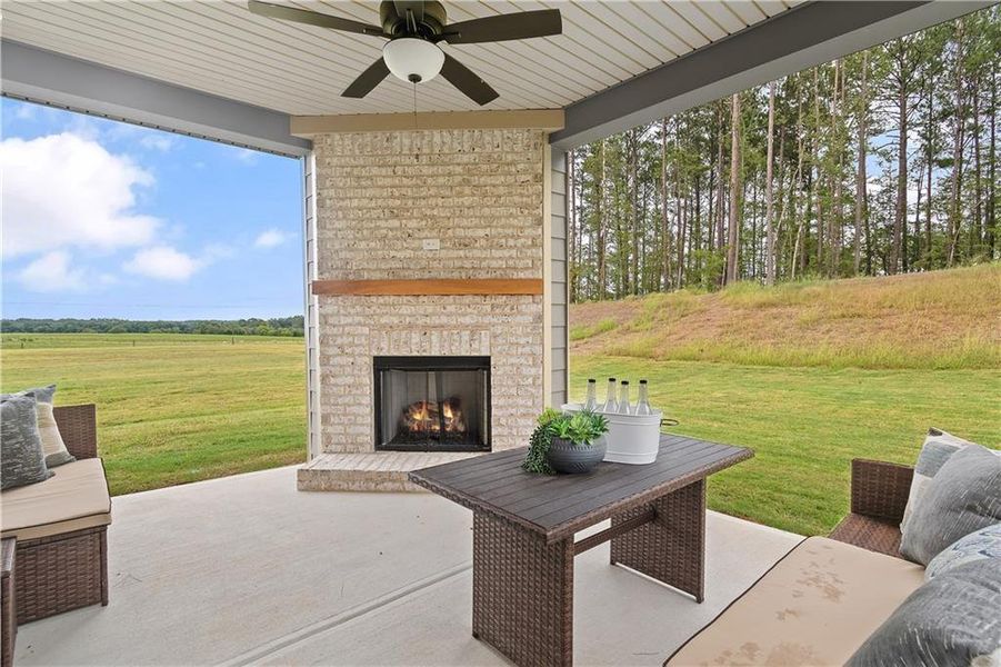 Exterior details and patio area of a home in Riverbend Overlook, Fayetteville (Image 22).
