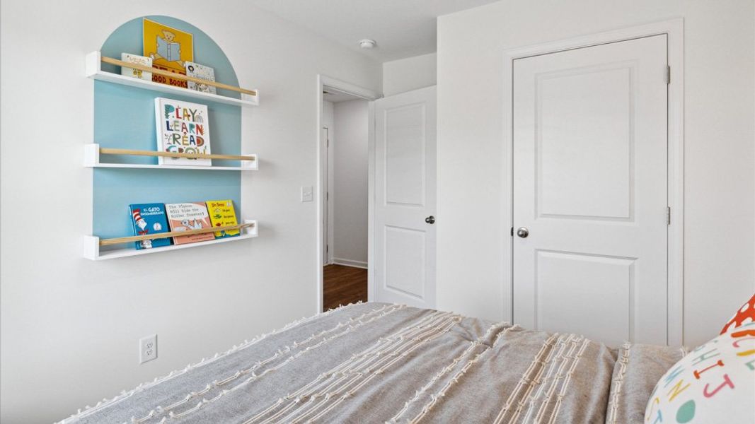 Representative furnished interior of a home built from the Sullivan by D.R. Horton in Johnson Farms, Greeneville (Image 12).