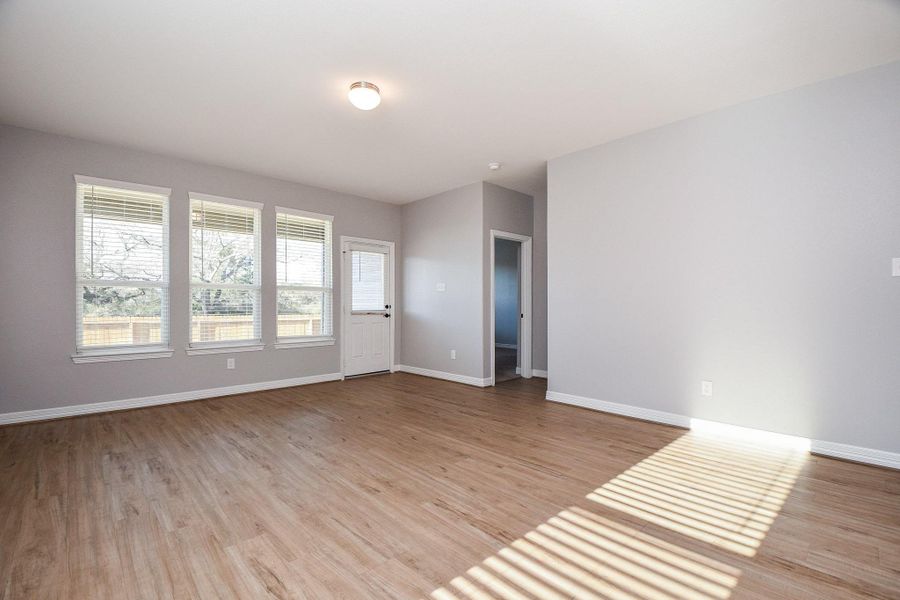 Spacious, unfurnished interior of a new home in , Tomball (Image 16). Spacious, unfurnished interior of a new home in , Tomball (Image 16).