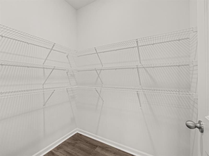 Spacious, unfurnished interior of a new home in Falcon Landing, Gainesville (Image 13).