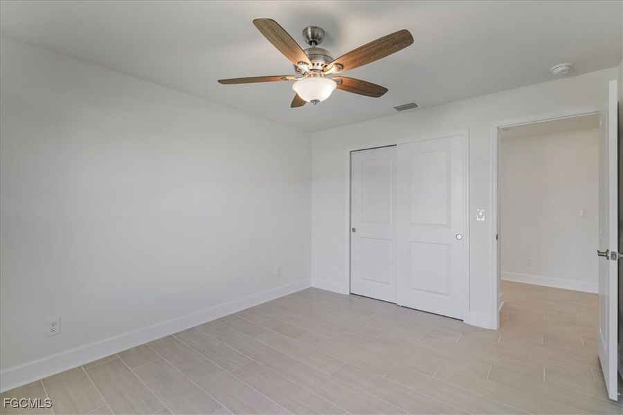 Spacious, unfurnished interior of a new home in Cape Coral, Cape Coral (Image 26).