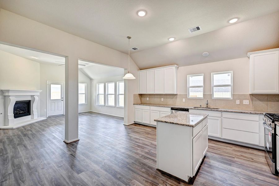 Image 7 of a home in Trails at Woodhaven Lakes 60's.