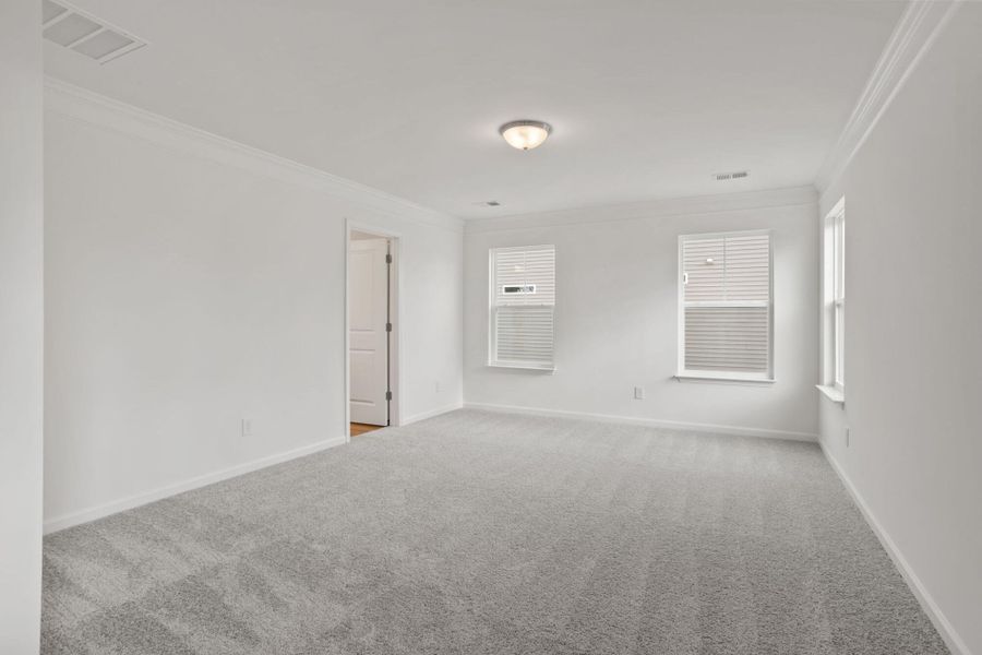 Spacious, unfurnished interior of a new home in Bellevue, Greenville (Image 22).