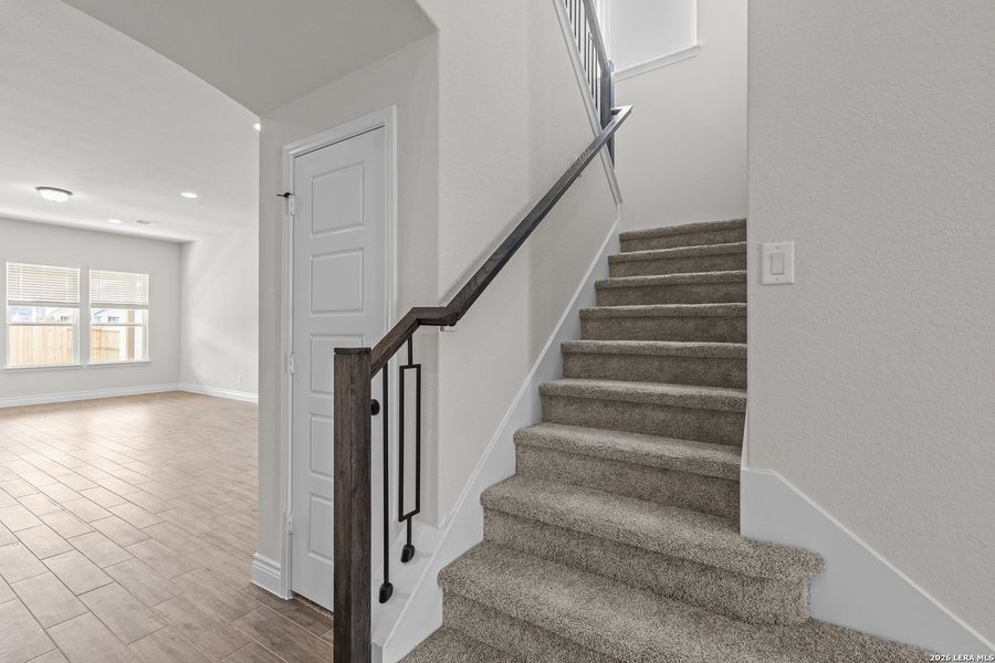 Spacious, unfurnished interior of a new home in Bison Ridge, San Antonio (Image 15).
