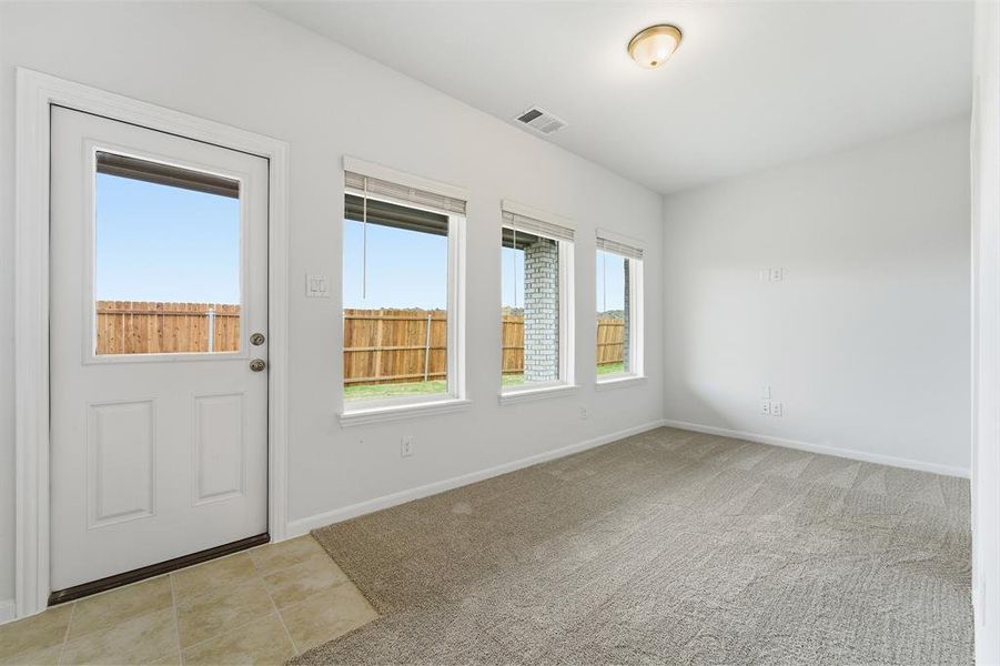 Spacious, unfurnished interior of a new home in Saddlebrook Estates, Waxahachie (Image 14).