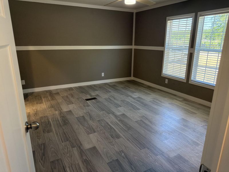 Spacious, unfurnished interior of a new home in , Walterboro (Image 10).