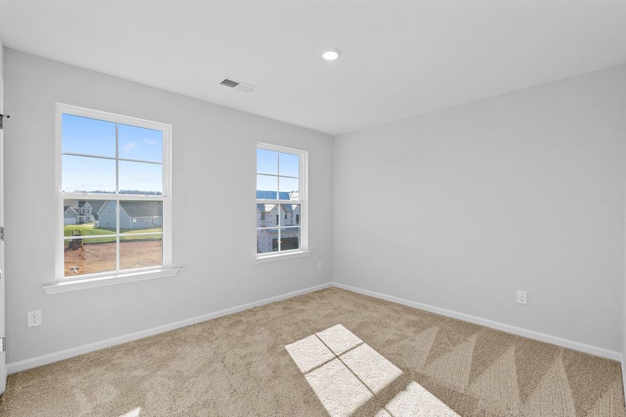 Spacious, unfurnished interior of a new home in Hanes Lake, Winston-Salem (Image 31).