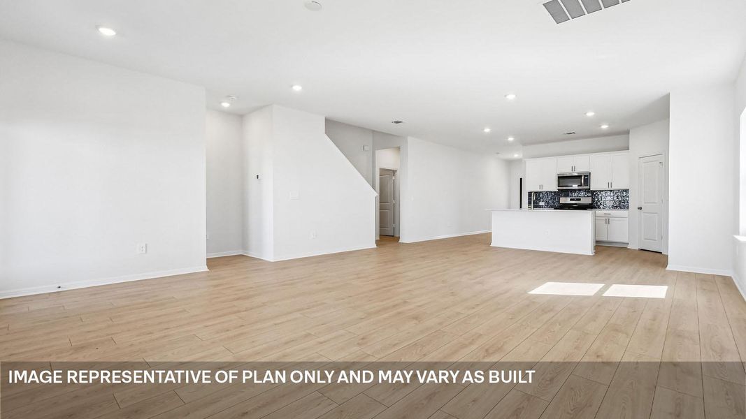 Spacious, unfurnished interior of a new home in Bar W Ranch, Leander (Image 17).