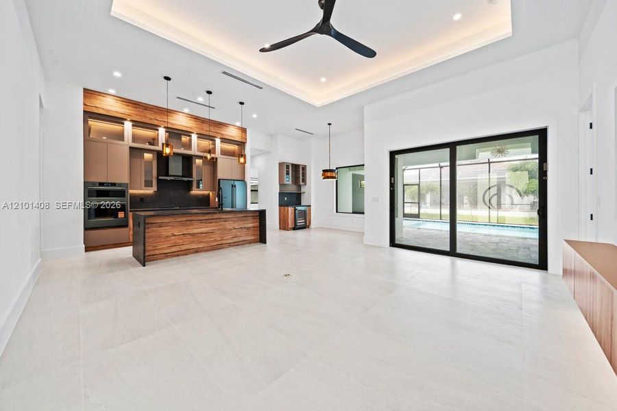 Spacious, unfurnished interior of a new home in , Cape Coral (Image 45).