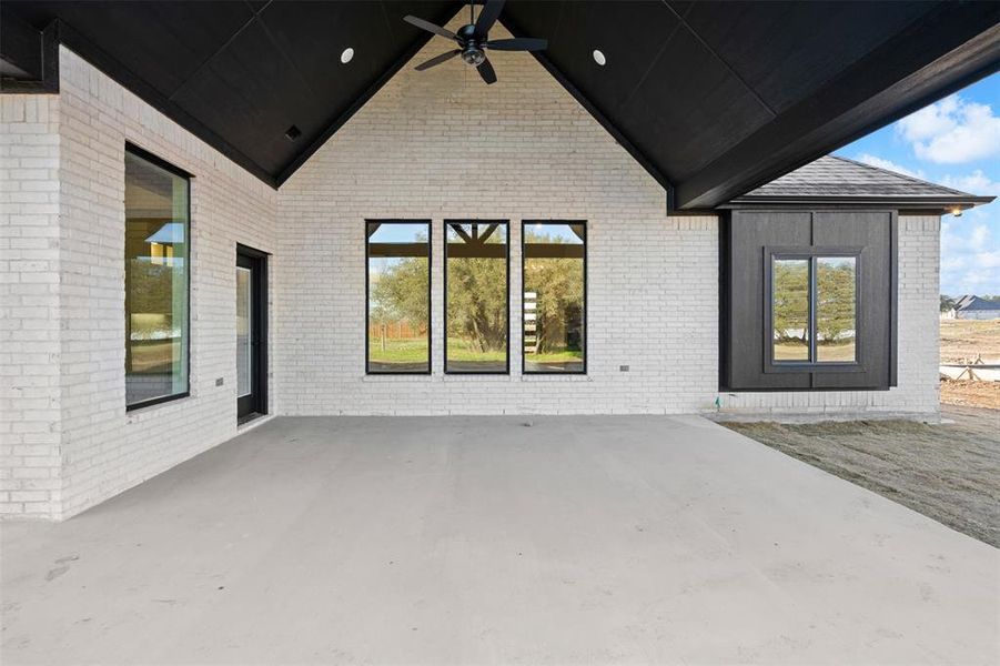 View of patio / terrace with ceiling fan