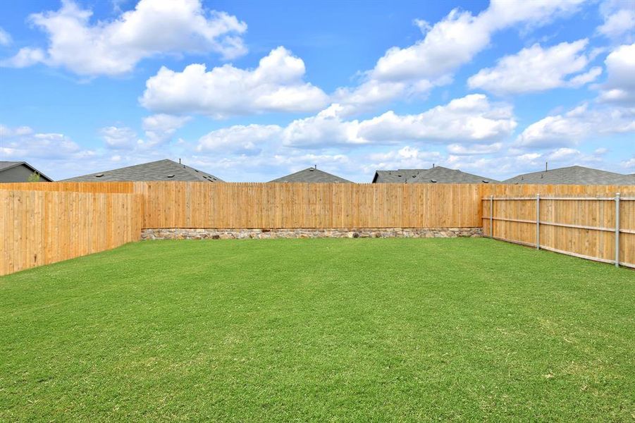 Exterior details and patio area of a home in Falcon Heights, Forney (Image 16).