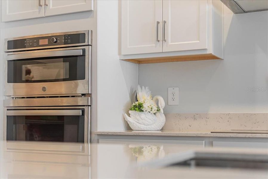 Close-up of interior finishes inside a home in Pearl Estates, Lutz (Image 21).
