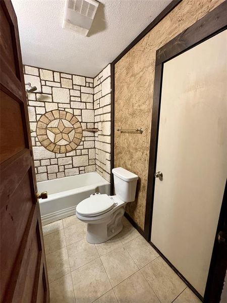 Furnished interior view inside a new home in , Deport (Image 4).