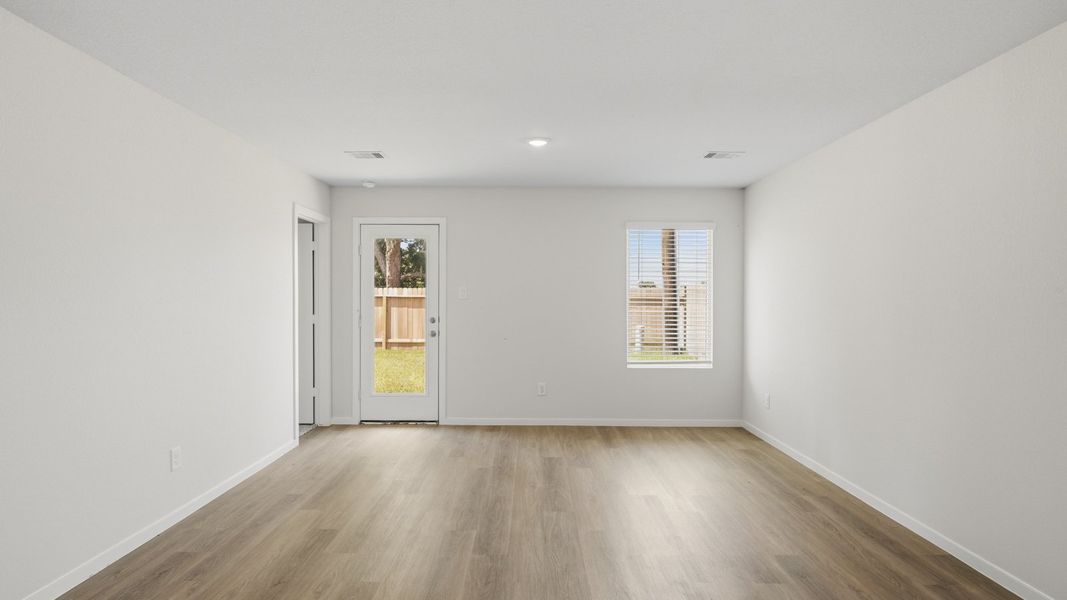 Spacious, unfurnished interior of a new home in Sunset Valley, Hockley (Image 14).